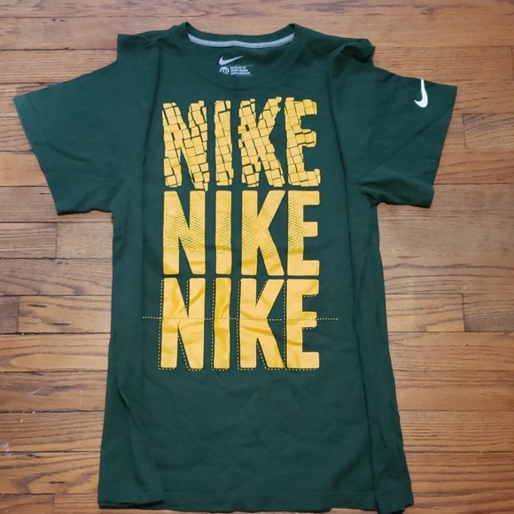 Green and gold nike shirt Clearance